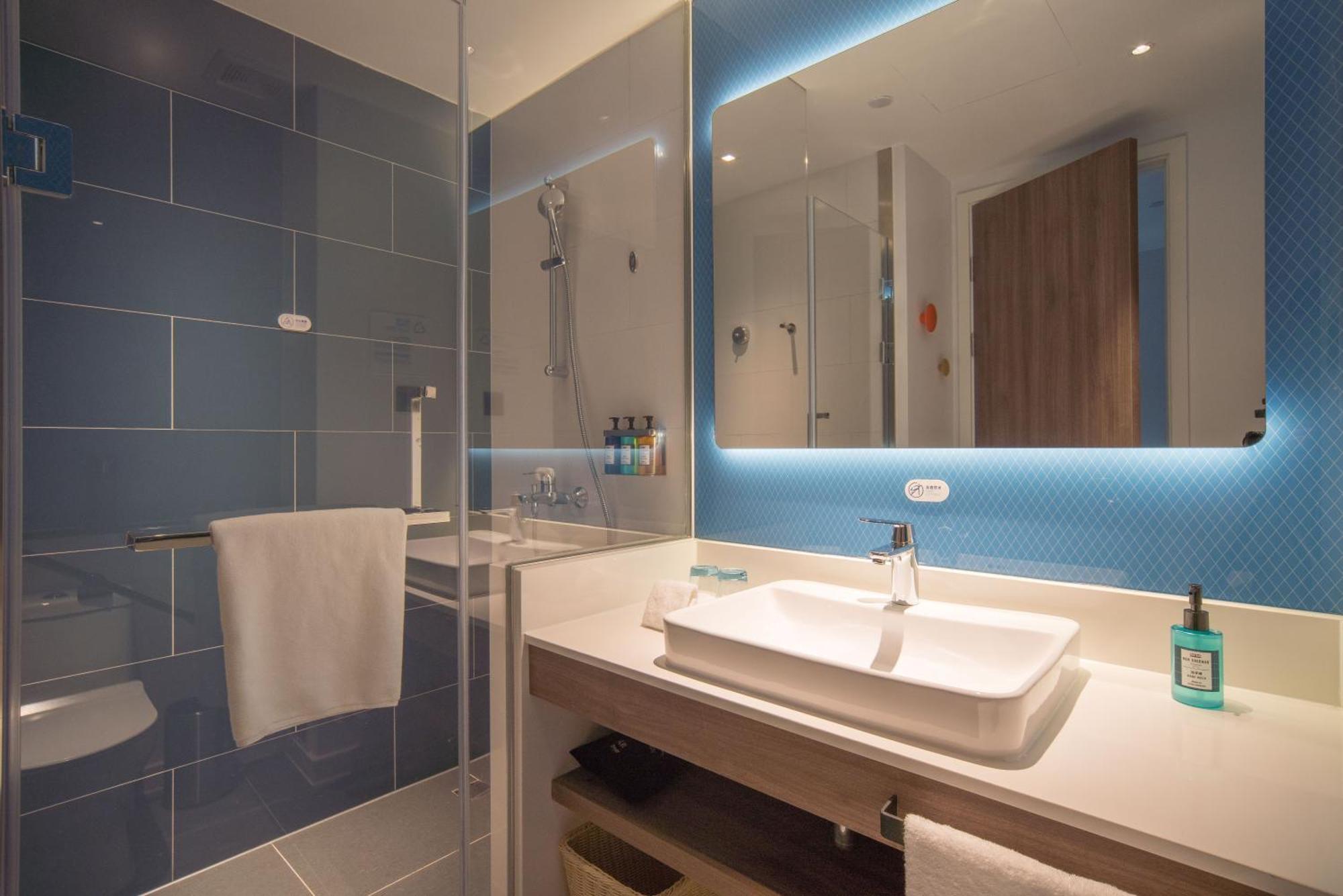 Holiday Inn Express Shanghai Huijin By Ihg Zewnętrze zdjęcie