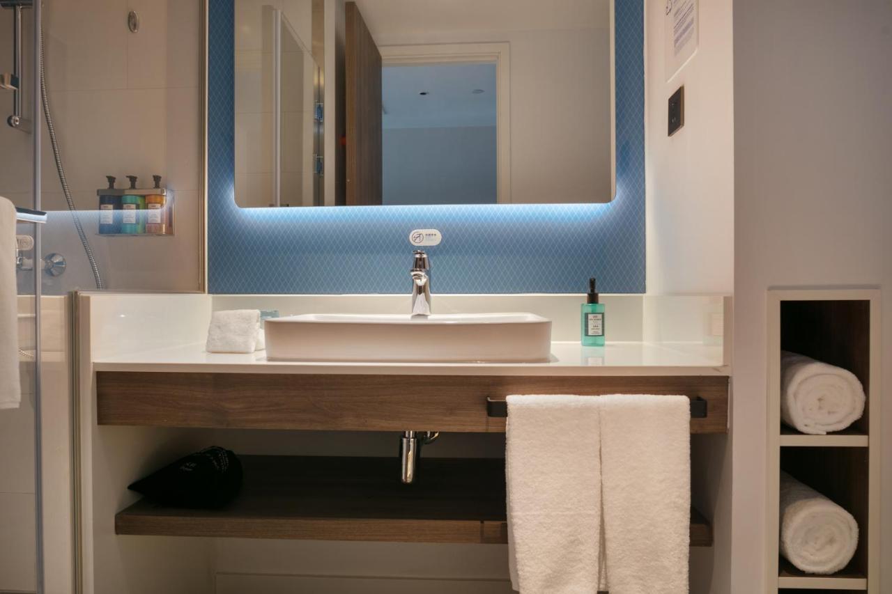 Holiday Inn Express Shanghai Huijin By Ihg Zewnętrze zdjęcie