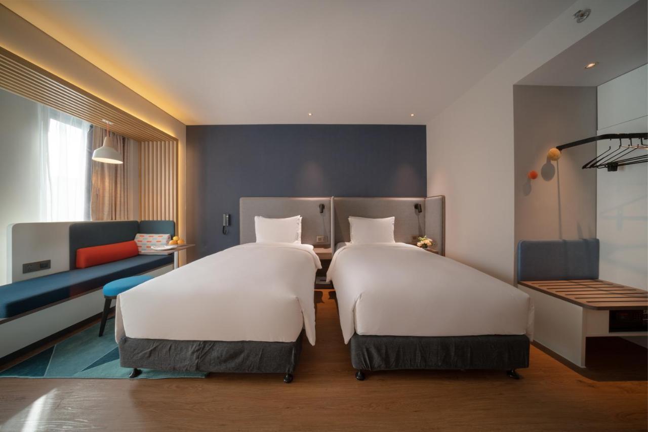 Holiday Inn Express Shanghai Huijin By Ihg Zewnętrze zdjęcie